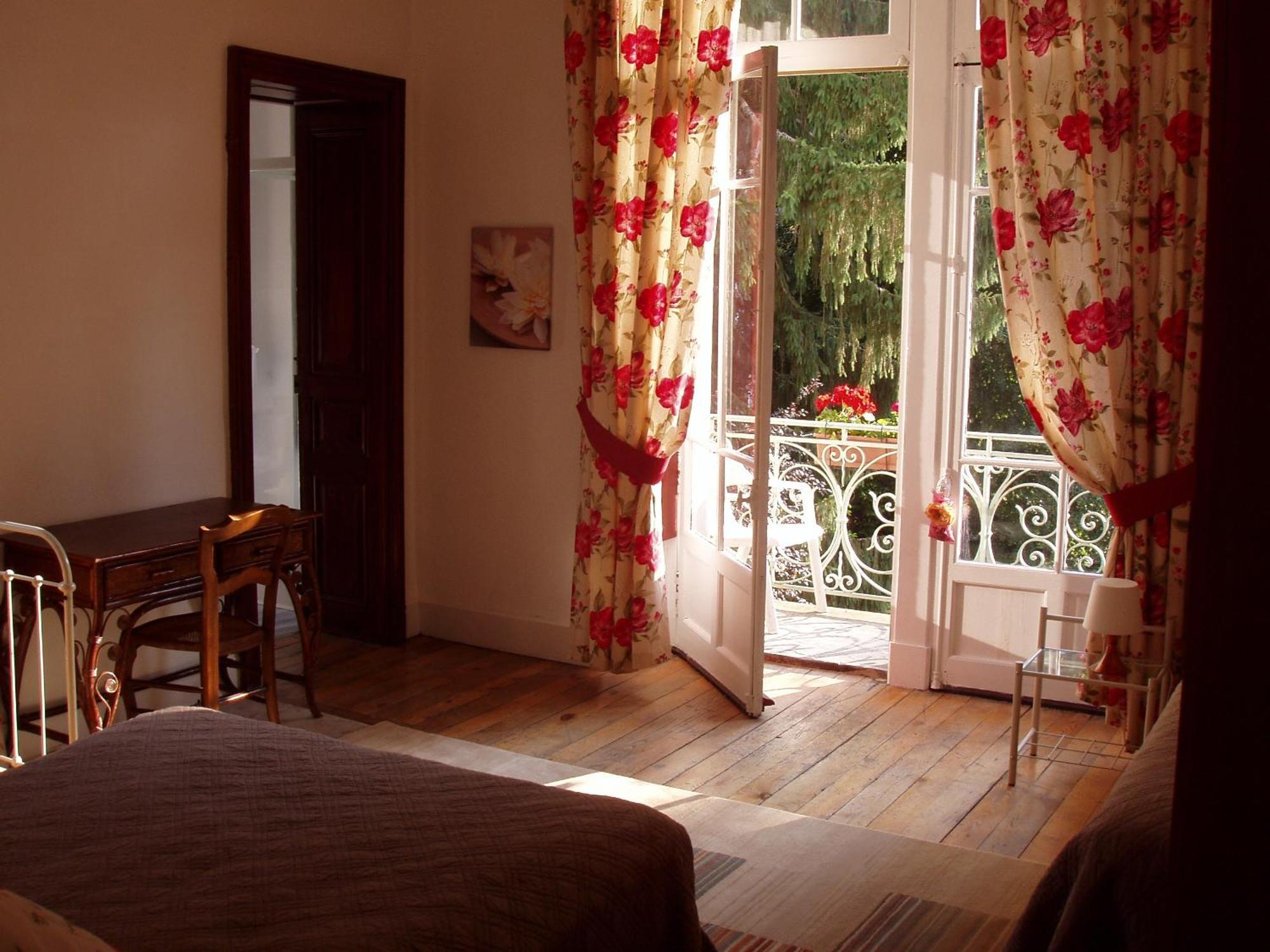 Castel de la Pique Bed and Breakfast Bagnères-de-Luchon Værelse billede