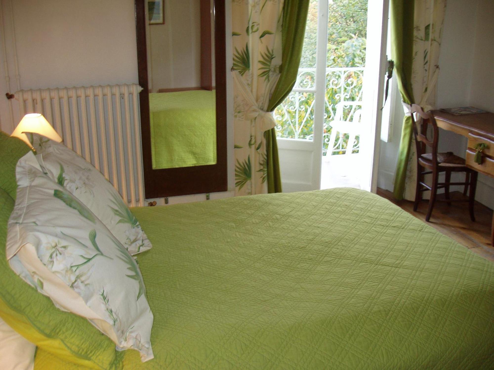 Castel de la Pique Bed and Breakfast Bagnères-de-Luchon Værelse billede