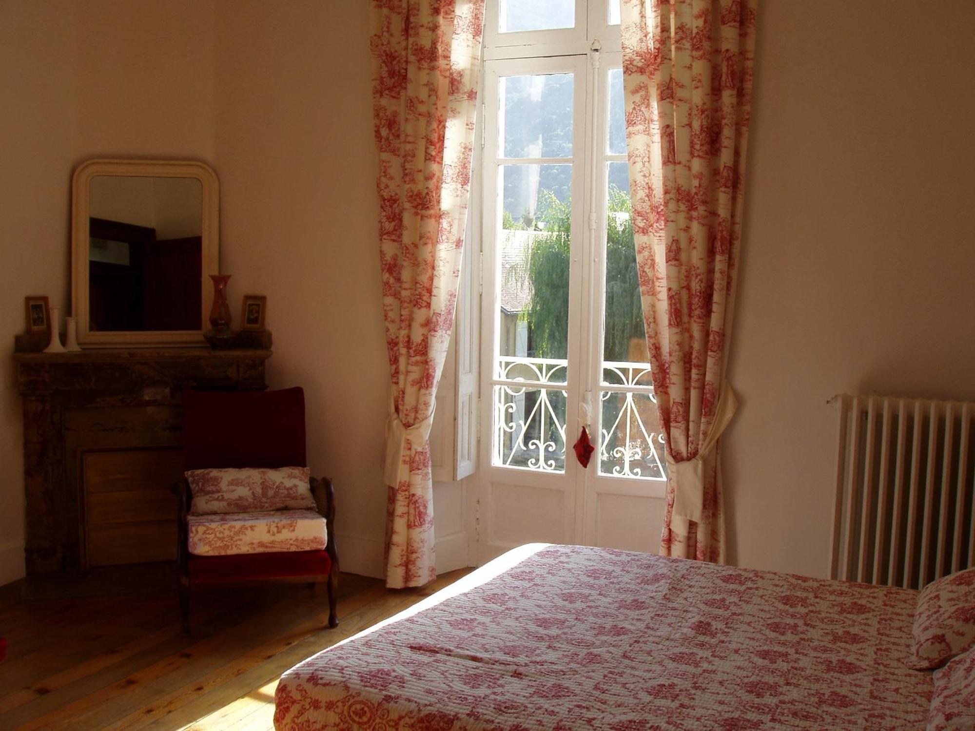 Castel de la Pique Bed and Breakfast Bagnères-de-Luchon Værelse billede