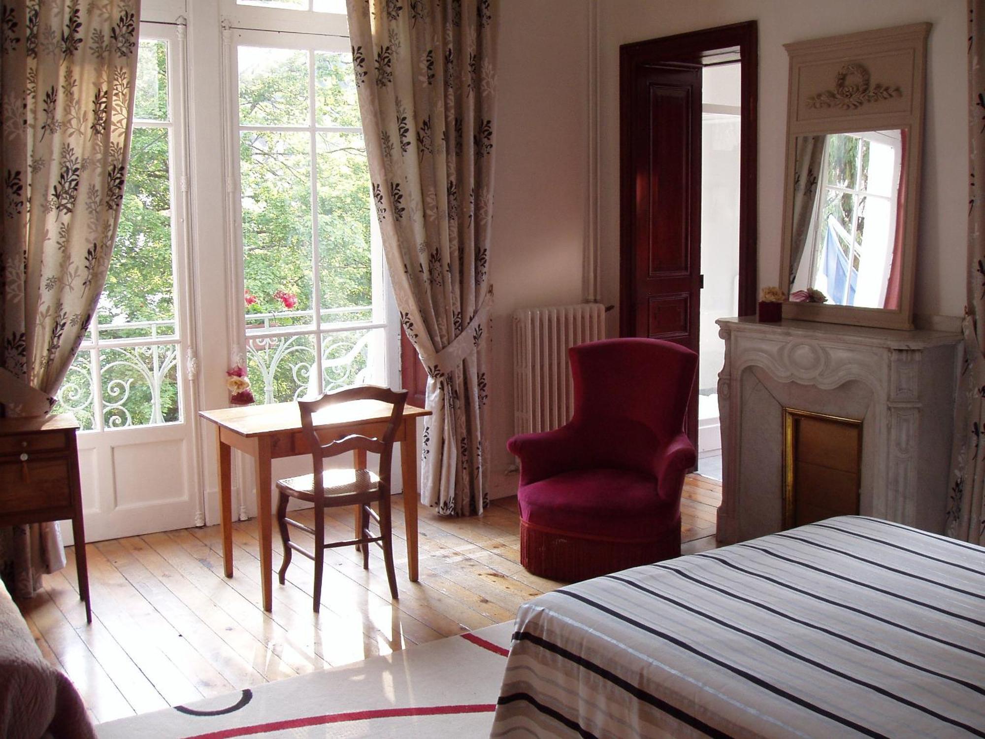 Castel de la Pique Bed and Breakfast Bagnères-de-Luchon Værelse billede